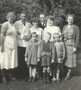37 - Familie Kolkman met personeel